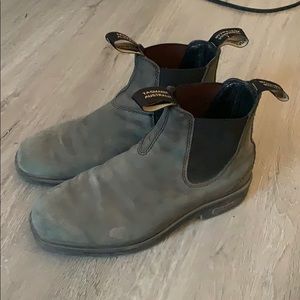 Blundstones chisel toe faded black